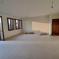 Midi ristrutturato in centro paese con garage
