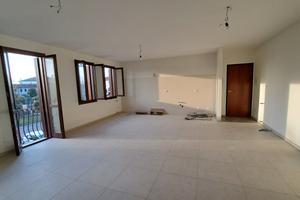 Midi ristrutturato in centro paese con garage