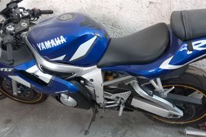 Yamaha R6