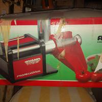 macchina per la preparazione del sugo