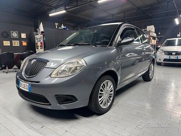LANCIA Ypsilon 1.2 Argento Neopatentati