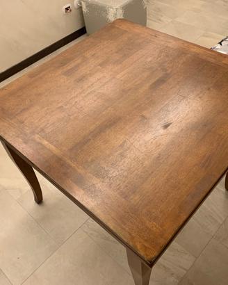 Tavolo in legno quadrato + sedie