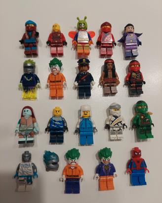 Vari personaggi Lego
