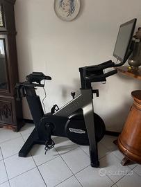 TECHNOGYM BIKE
