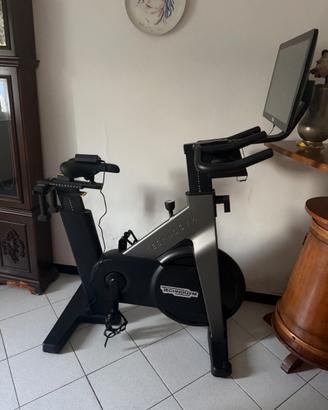 TECHNOGYM BIKE