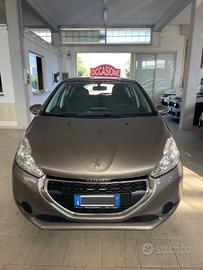 Peugeot 208 1.4 HDi 68 CV 5 porte Allure