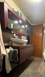 Mobile bagno sospeso
