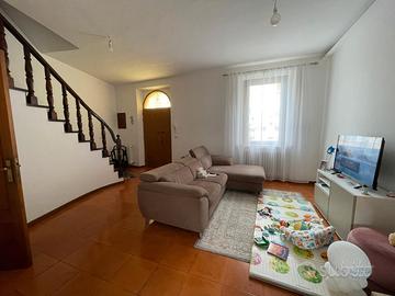 Deliziosa casa abbinata su 3 livelli
