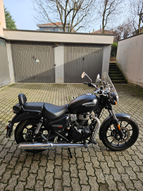 Royal Enfield Meteor 350 - Stellar Black