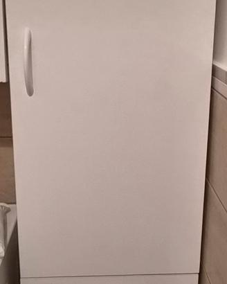 Set mobiletti bianchi da bagno/lavanderia