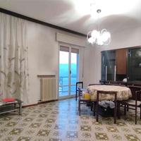POLVERIGI, appartamento con 3 camere e garage
