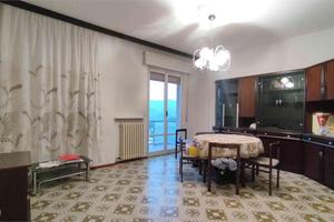 POLVERIGI, appartamento con 3 camere e garage