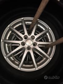 Cerche e gomme evoque