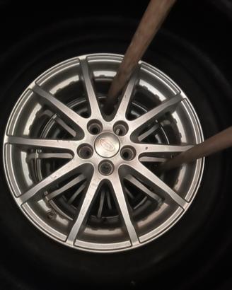 Cerche e gomme evoque