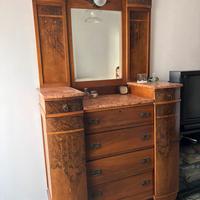 Armadio e cassettiera con specchio