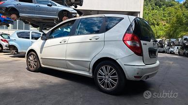 MERCEDES CLASSE A 160 DEL 2010 SOLO PER RICAMBI