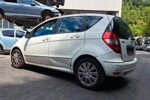 MERCEDES CLASSE A 160 DEL 2010 SOLO PER RICAMBI