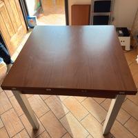 tavolo estendibile  e n.4 sedie