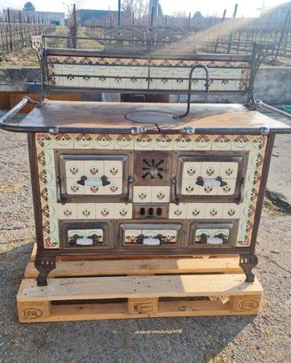 Stufa economica maiolica antica