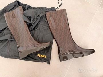 STIVALI NUOVI E MAI INDOSSATI  FENDI