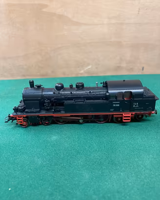 Locomotiva a vapore Marklin 37074