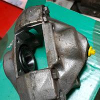 Mercedes pinza posteriore