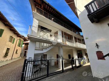 CASA SEMINDIPENDENTE A CASTELLAMONTE