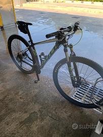 Bicicletta mtb scott