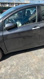 Porta anteriore sx toyota yaris 2010