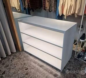 Mobile bianco con LED – moderno ed elegante