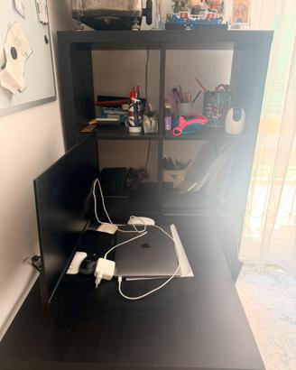 Postazione scrivania