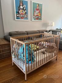 Lettino Ikea con materasso, cuscino e paracolpi