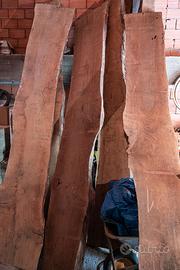 Tavoloni di legno di noce