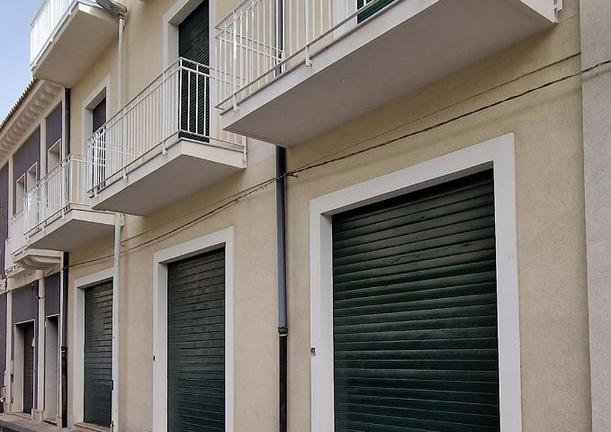 Locale commerciale con deposito a Giarre centro