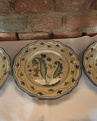 Piatti da appendere di maiolica de ruta