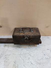 Cassetta militare originale in ferro