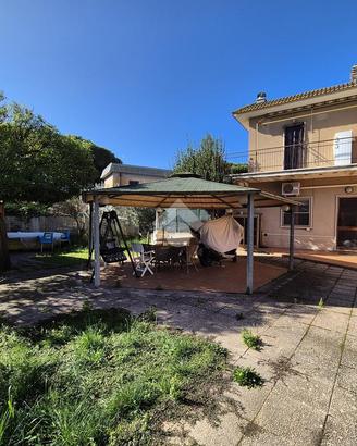 3 LOCALI A TARQUINIA