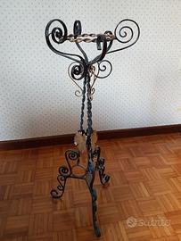 Portavaso in ferro battuto lavorato a mano – 50€