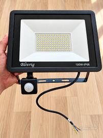 Faro LED Esterno 100W IP66 con Sensore PIR