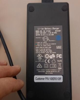 Carica batterie bici e monopattini 