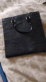 borsa nera nuova mai usata 