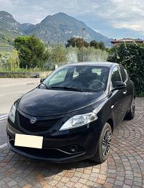 Lancia Ypsilon versione gold