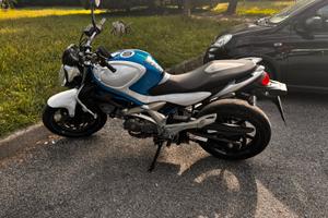 Suzuki Gladius
