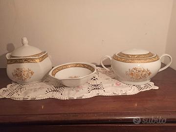 Set Porcellana Vintage Oro e Fiori
Elegante