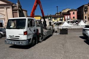 Nissan Atleon 140 75q con Gru e Ribaltabile