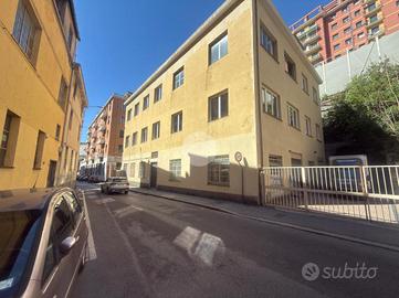 CAPANNONE A GENOVA