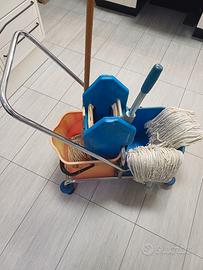 carrello per pulizie