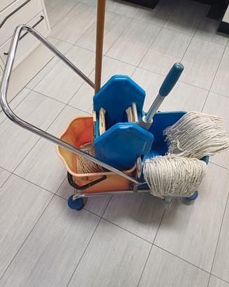 carrello per pulizie