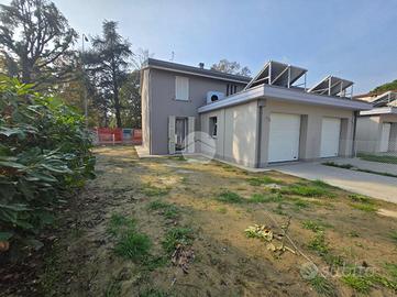 VILLA A SCHIERA D'ANGOLO A LUGO