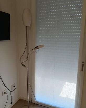 Piantana in acciaio e vetro 
